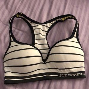 Sports bra padded